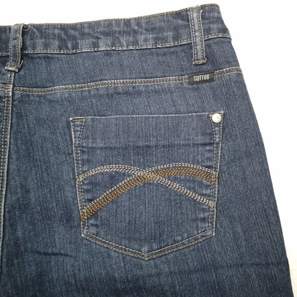 Tattoo Jeans Ladies Size 33 Medium Wash Bermuda Length Jean Shorts - Picture 10 of 12
